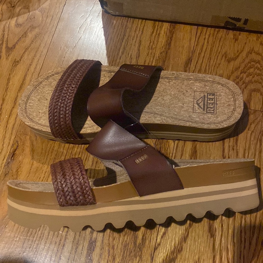 Reef Women's Cushion Vista Hi Sandals in Brown size 9
